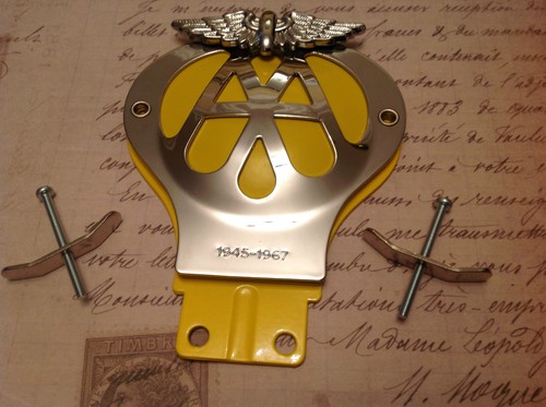 Classic car badge - aa,