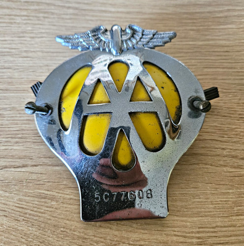 Vintage car grill badge - aa,