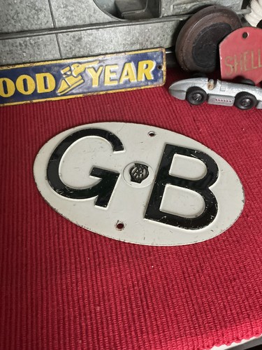 Vintage car badge gb - gb,