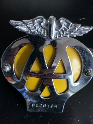 Vintage winged car badge - aa,
