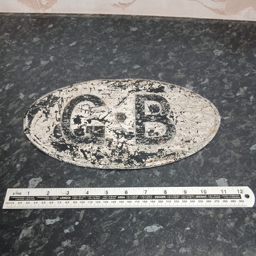 Vintage car badge 11 - gb,