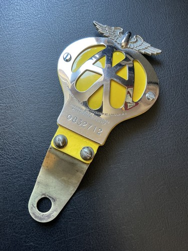 Vintage car badge aa member - -,